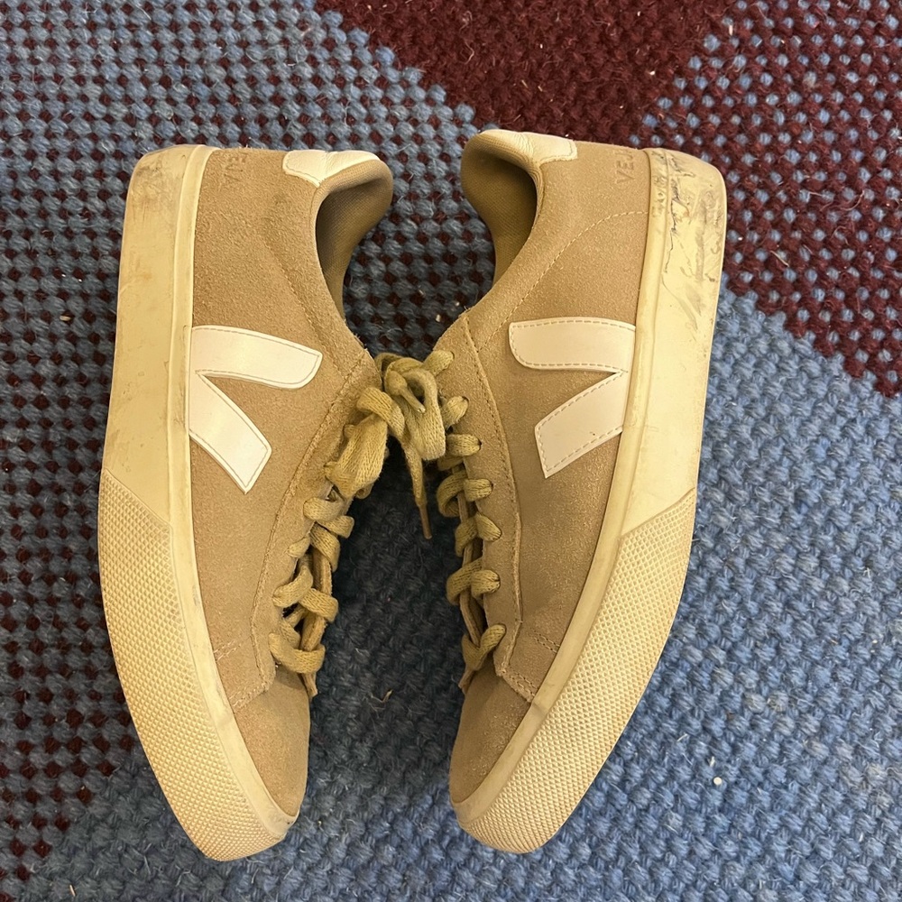 Veja beige suede sneakers size 8 - Picture 2 of 4